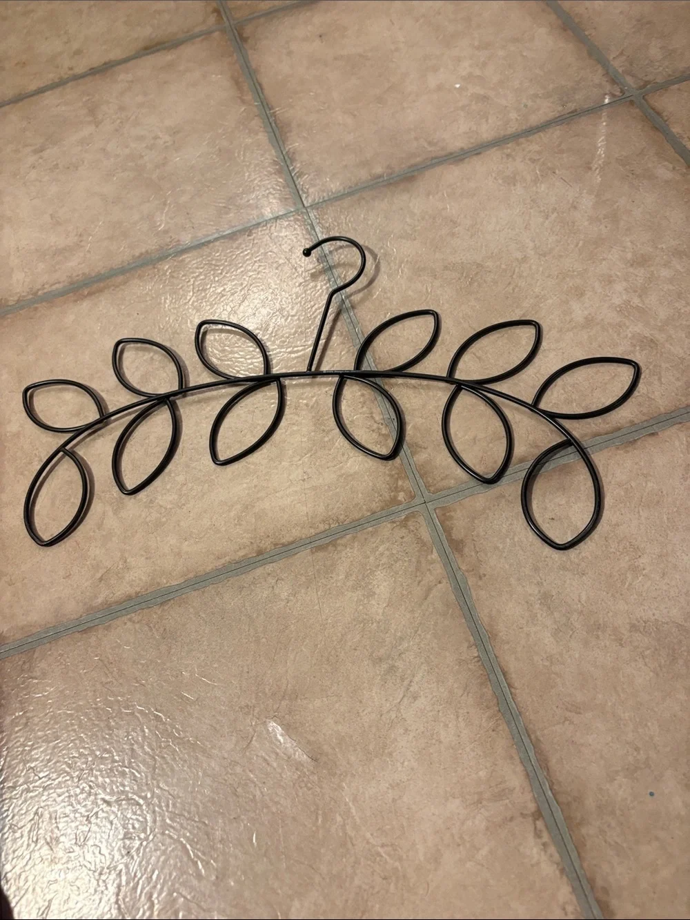 Black Metal Leaf accessory hanger